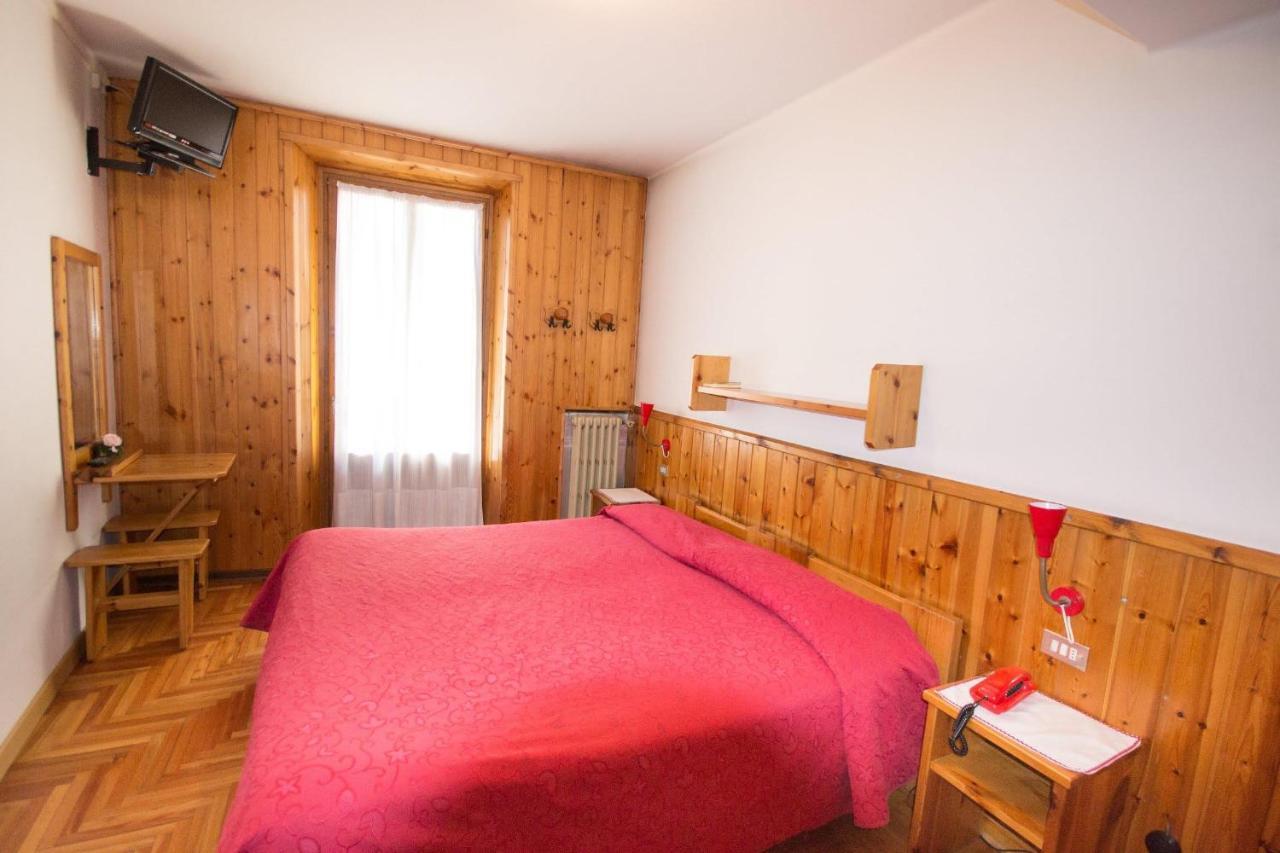 Meuble Albergo Dante Борміо Екстер'єр фото