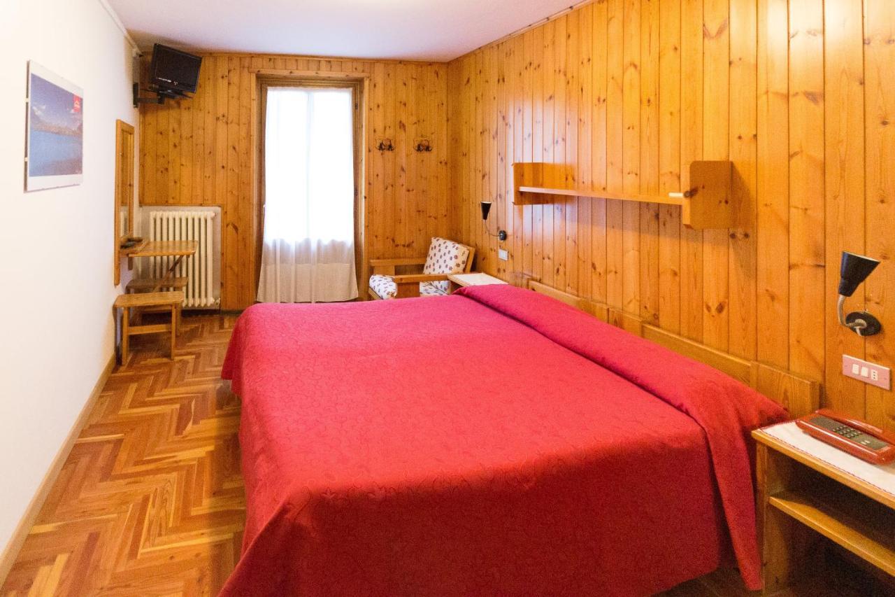 Meuble Albergo Dante Борміо Екстер'єр фото