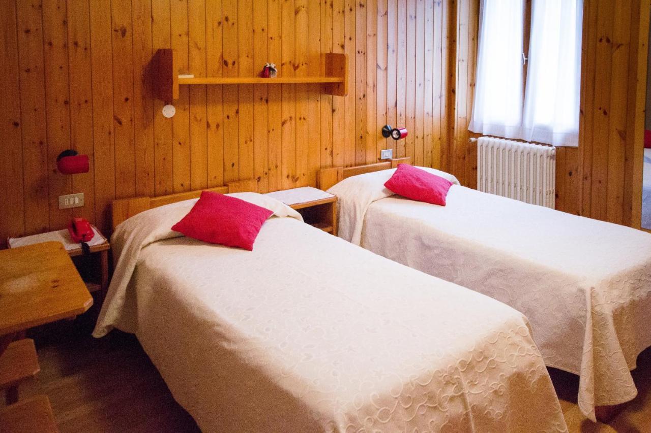 Meuble Albergo Dante Борміо Екстер'єр фото